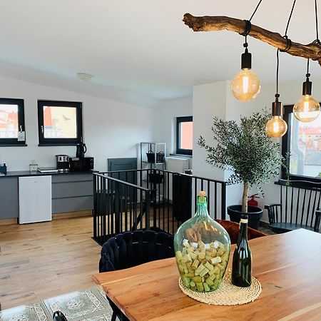Boutique Apartments U Rolanda, Mikulasske Namesti Znojmo Luaran gambar