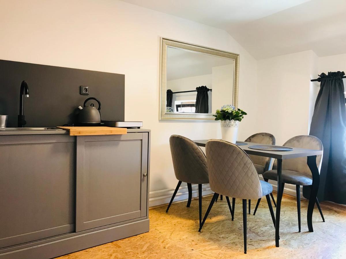 Boutique Apartments U Rolanda, Mikulasske Namesti Znojmo Luaran gambar