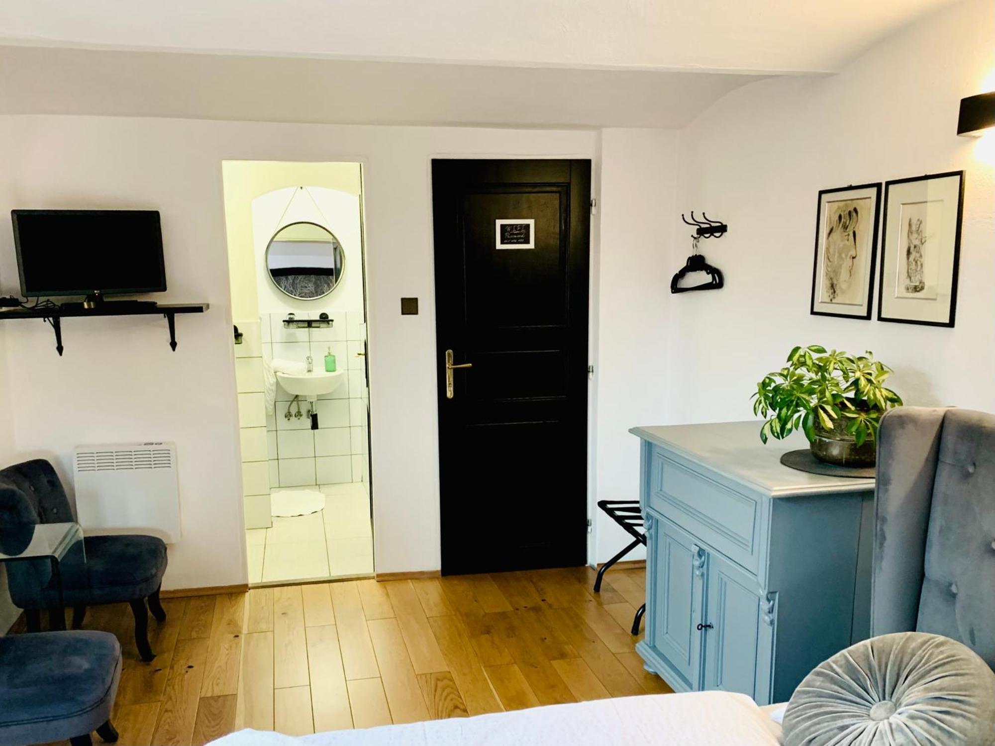 Boutique Apartments U Rolanda, Mikulasske Namesti Znojmo Luaran gambar