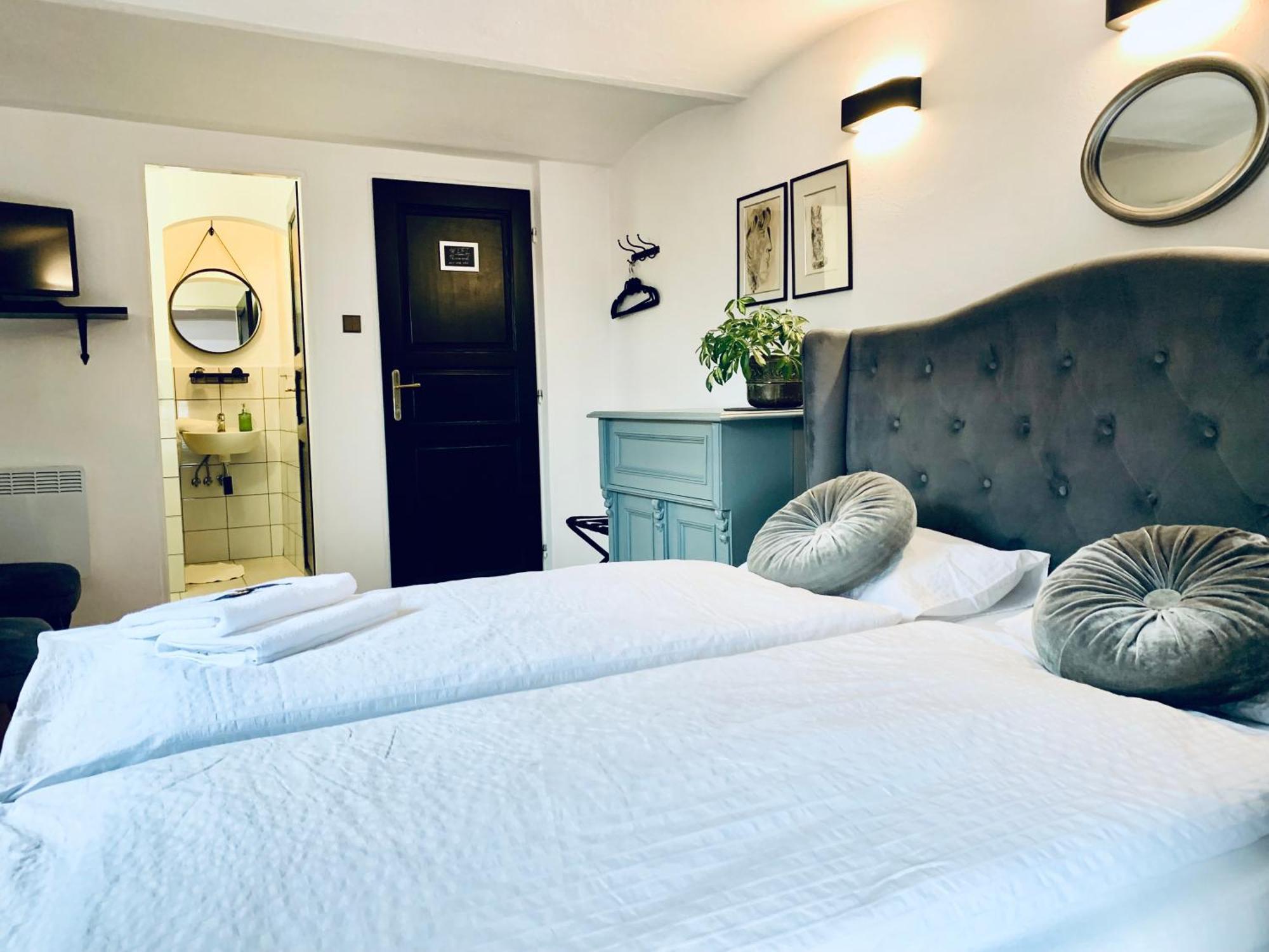 Boutique Apartments U Rolanda, Mikulasske Namesti Znojmo Luaran gambar