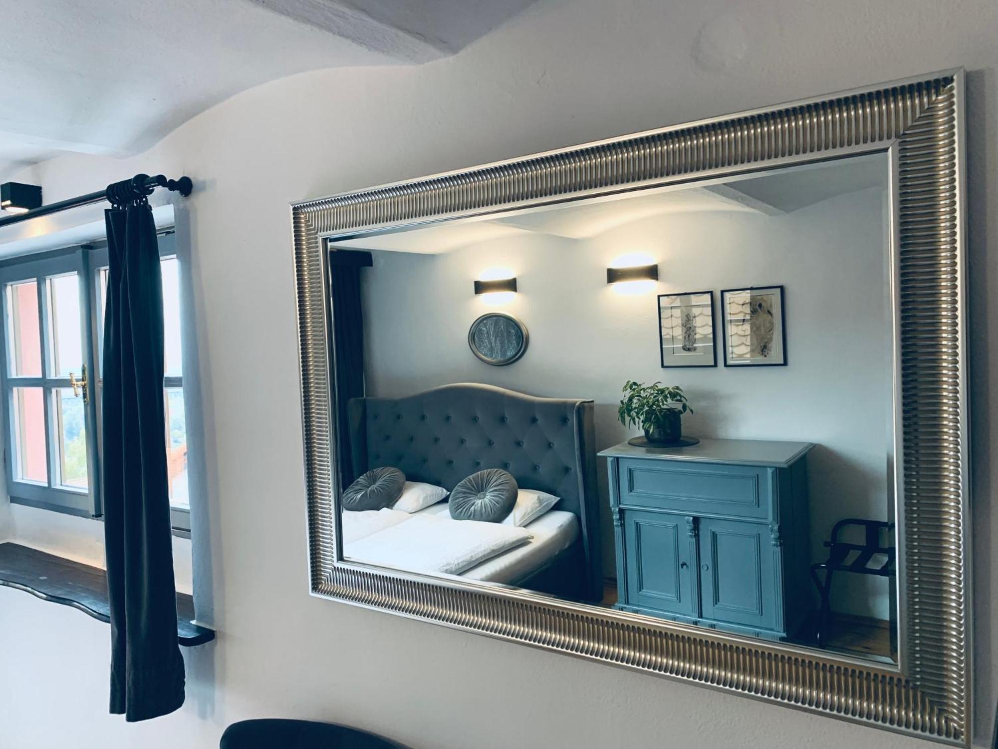 Boutique Apartments U Rolanda, Mikulasske Namesti Znojmo Luaran gambar