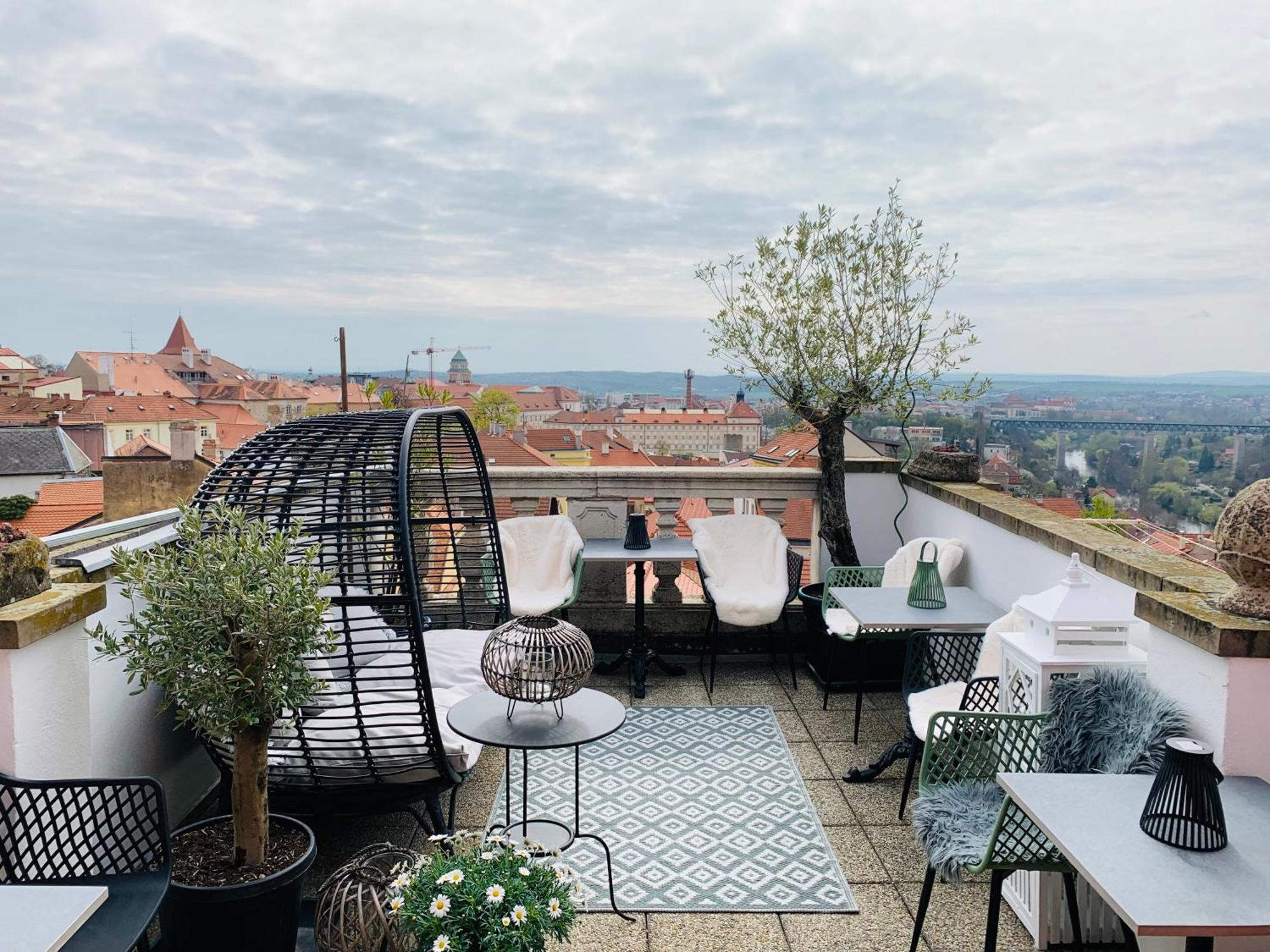 Boutique Apartments U Rolanda, Mikulasske Namesti Znojmo Luaran gambar