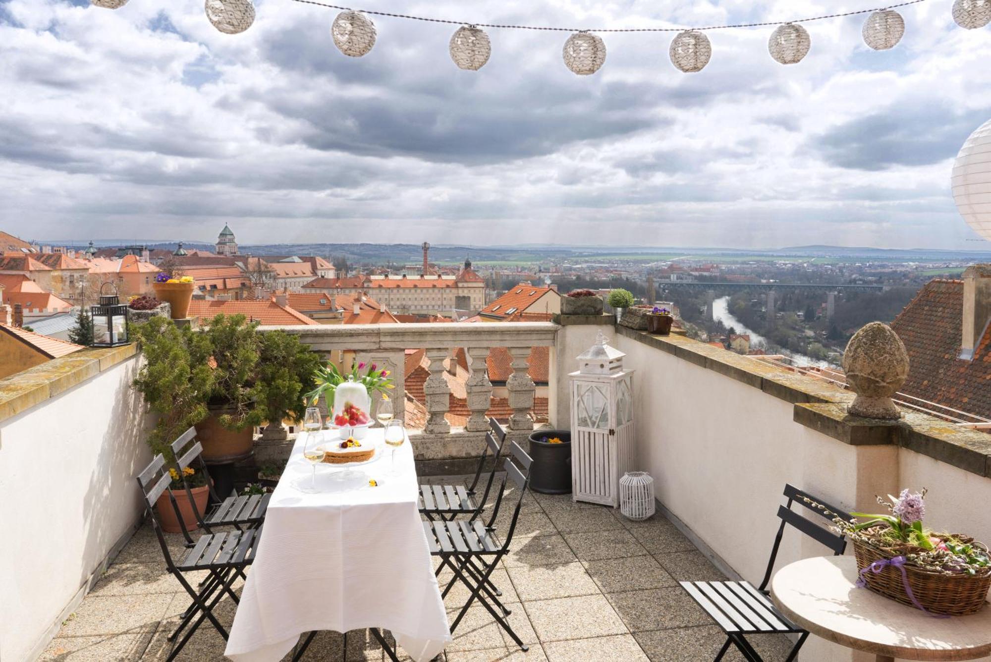 Boutique Apartments U Rolanda, Mikulasske Namesti Znojmo Luaran gambar